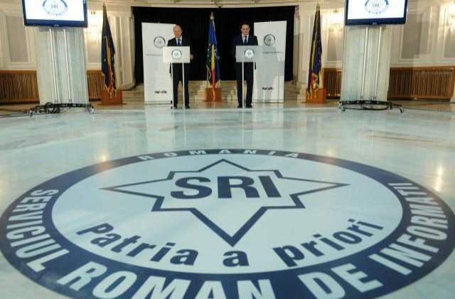 Seful SRI, decorat de presedintele Frantei cu Ordinul Legiunii de Onoare
