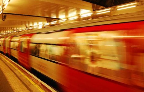 Metroul, tramvaiele 41 si 16 linii de autobuz circula de Inviere