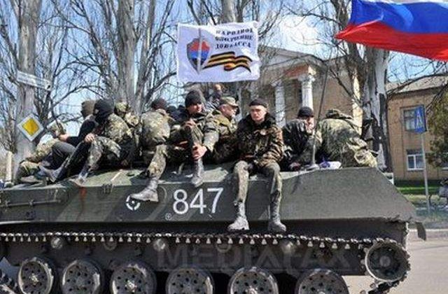 Haos in orasul ucrainean Slaviansk! Separatistii prorusi jefuiesc si ataca romi