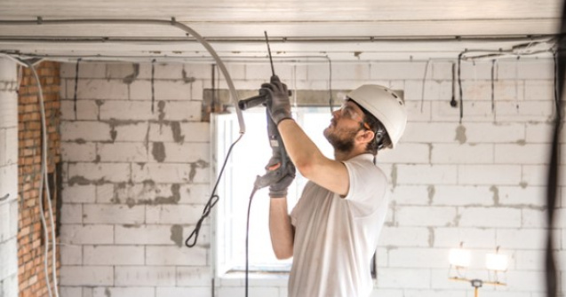 Care sunt principale lucrări în etapa de construcție a unei case „la gri”