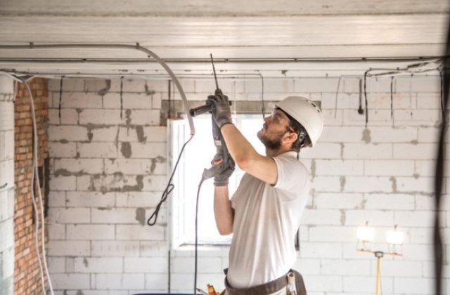 Care sunt principale lucrări în etapa de construcție a unei case „la gri”