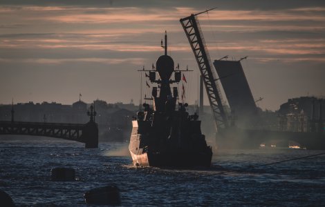 Londra: flota rusă din Marea Neagră încă are capacitatea de a lovi Ucraina