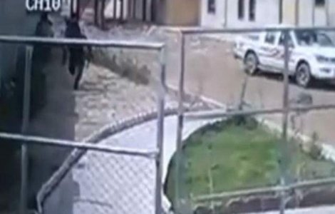  Video  Atentator sinucigas, filmat in timp ce detoneaza explozibilul pe care-l purta