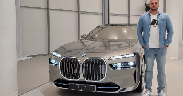 Am văzut pe viu noul BMW Seria 7: avem 5 lucruri esențiale despre limuzina germană