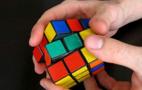 A 40-a aniversare a cubului Rubik, marcata printr-o expozitie in SUA