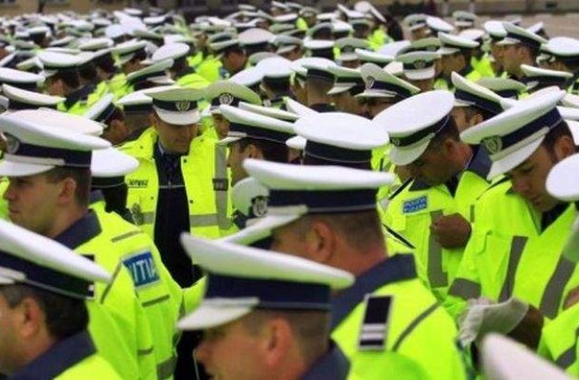 Trei politisti din Bacau, arestati pentru luare de mita