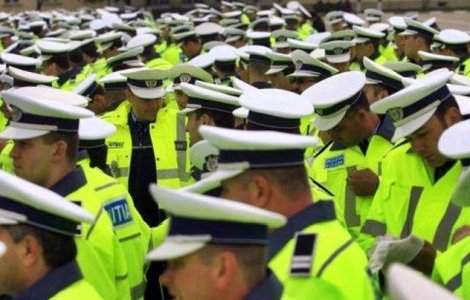Trei politisti din Bacau, arestati pentru luare de mita