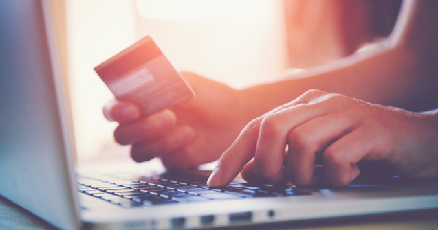 Cumpărături online mai sigure. Ce aduce directiva Omnibus, transpusă prin OUG