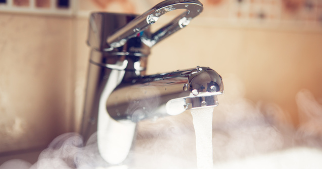 Un spital de copii și alte sute de blocuri din Capitală au rămas fără apă caldă