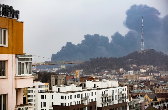 Ziua 70 de război: Distrugeri masive la trei centrale electrice din Lvov