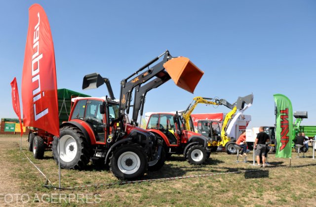 Bani europeni pentru fermele rom&acirc;nești. Agricultorii spun că 300 de mii de euro sunt insuficienți pentru a-i face să reducă prețurile la carne, lapte sau ouă  
