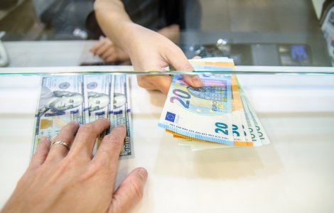 Jaf de zile mari la o casă de schimb valutar din Vatra Dornei