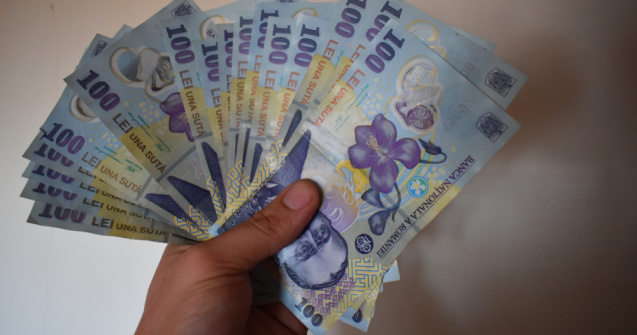 200 de lei în plus la salariul minim, fără să fie impozitați. Cum pot primi românii acești bani