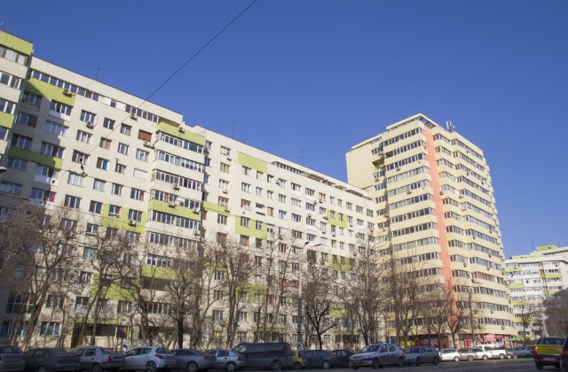 Un bărbat s-a aruncat de la etajul 10 al unui bloc din Slatina