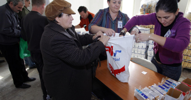 Pachete alimentare de 25 kg de la UE pentru nevoiașii din Galați