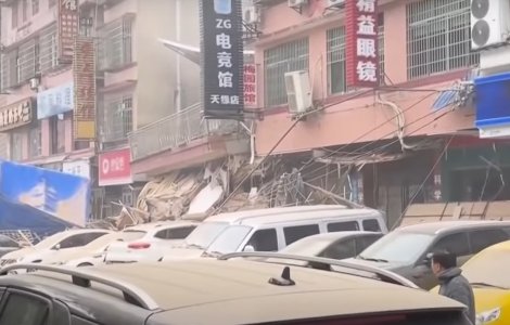 VIDEO O femeie a supraviețuit după ce a stat şase zile sub dărâmături, în China