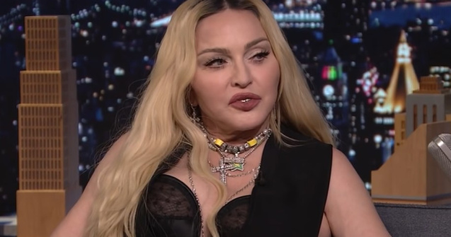 Motivul pentru care Madonna vrea să se întâlnească cu papa Francisc. „Nu mi se pare corect”