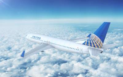 Un bărbat a deschis ușa...