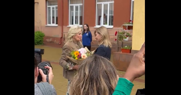 VIDEO Jill Biden, vizită în Ucraina. Prima Doamnă s-a întâlnit cu Olena Zelenska
