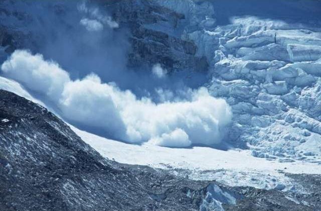 Risc de producere a avalanselor in Muntii Fagaras