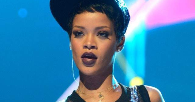 Instagram a inchis temporar contul cantaretei Rihanna