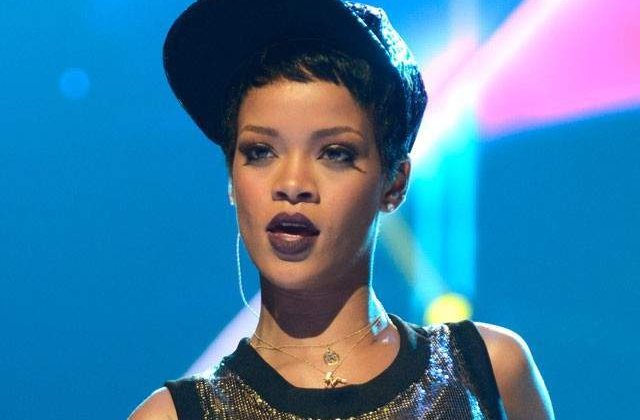 Instagram a inchis temporar contul cantaretei Rihanna