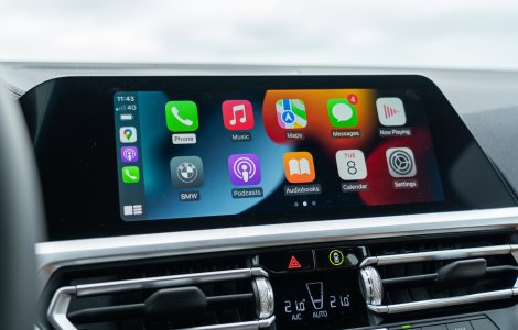 Soluție temporară: BMW livrează mașini fără Apple CarPlay și Android Auto, din cauza crizei de cipuri