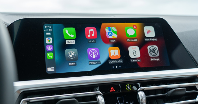 Soluție temporară: BMW livrează mașini fără Apple CarPlay și Android Auto, din cauza crizei de cipuri