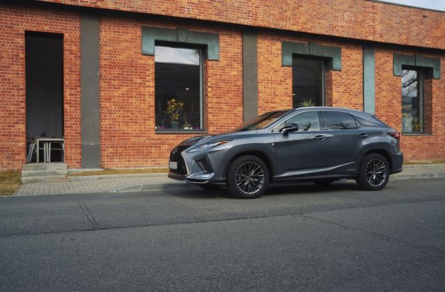 Test drive Lexus RX450h - Parteneriat pe termen lung  