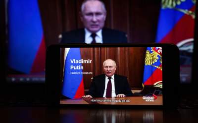 Rusia continună ofensiva în...