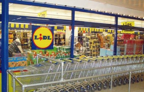 Apa minerala retrasa de pe piata, comercializata la Lidl. Reactia lor