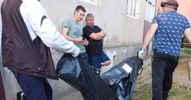 Un schelet uman , descoperit în boxa unui bloc din Bihor