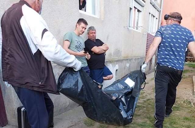 Un schelet uman , descoperit &icirc;n boxa unui bloc din Bihor. &Icirc;ncăperea nu mai fusese deschisă de peste 10 ani