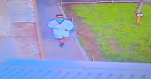 Deţinutul evadat din spital după ce a îmbrăcat haine de medic a fost prins