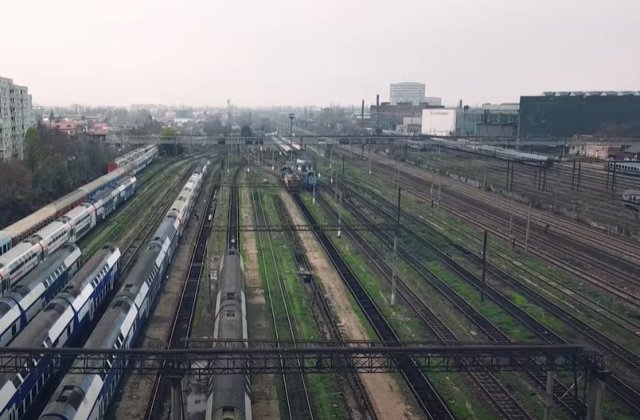 Un copil de 12 ani, &icirc;n stare gravă după ce s-a urcat pe un vagon, &icirc;n gara Fetești