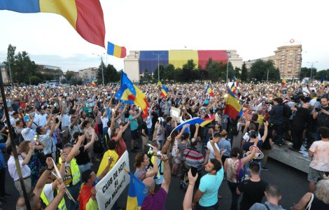Angajații Poștei Române organizează un protest în fața Guvernului
