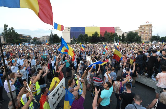 Angajații Poștei Române organizează un protest în fața Guvernului