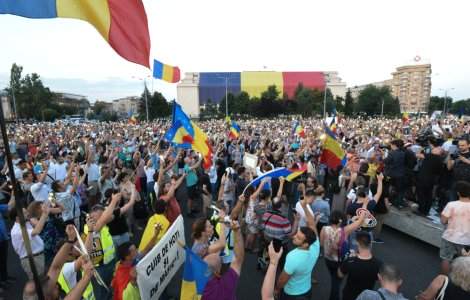 Angajații Poștei Române organizează un protest în fața Guvernului