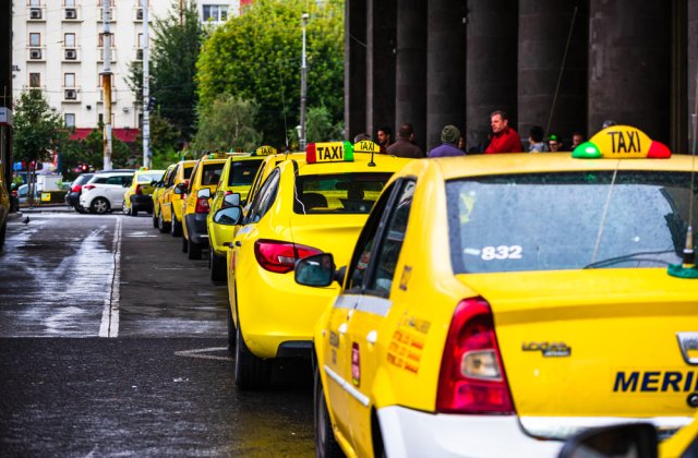 Taximetriștii de la Gara de Nord din Capitală au fost amendați pentru mari nereguli