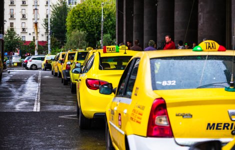 Taximetriștii de la Gara de Nord din Capitală au fost amendați pentru mari nereguli