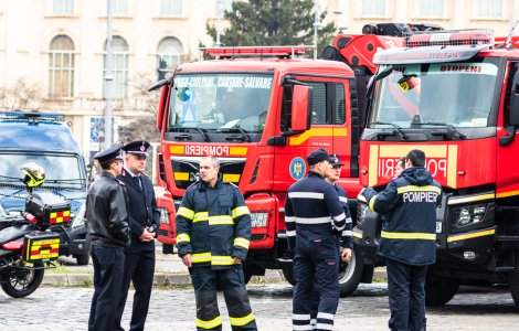 Incendiu la un bloc din Ferentari. Polițiștii și procurorii au pornit o anchetă