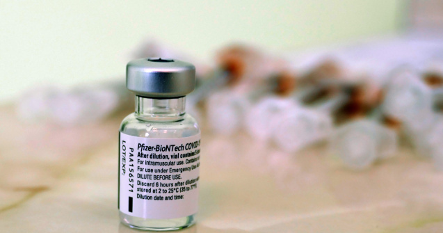 România începe de azi vaccinarea anti-COVID cu a patra doză