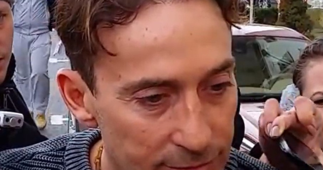 Frații Mazăre, aflați în închisoare, aduși sub escortă la înmormântarea mamei