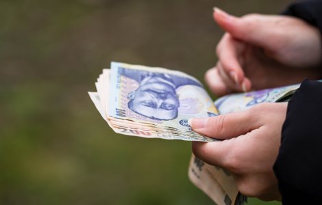 România, la extreme: Unii se pregătesc de criză, alții câștigă peste 20.000 de lei. Domeniile în care salariile au crescut mult în ultimii ani