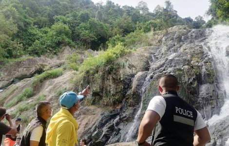 O româncă de 23 de ani a murit în Thailanda în timp ce-și făcea un selfie