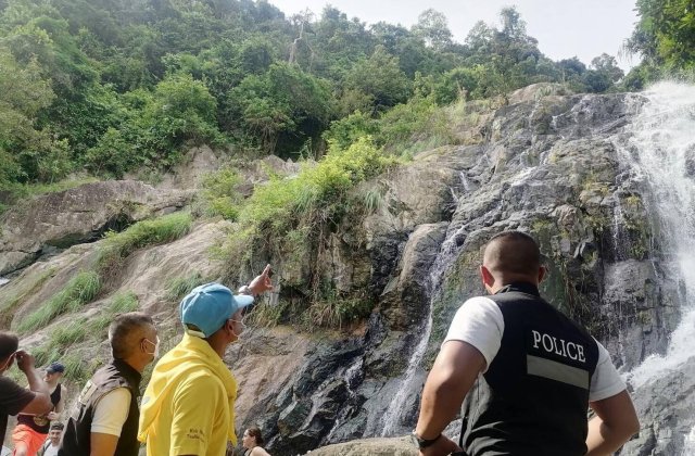 O româncă de 23 de ani a murit în Thailanda în timp ce-și făcea un selfie, pe o stâncă 