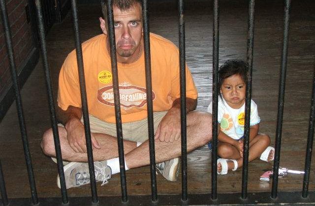 Top 10 cele mai bizare lucruri considerate ILEGALE