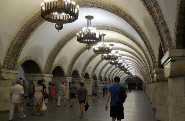 Un barbat a vrut sa detoneze o bomba artizanala in metroul din Kiev