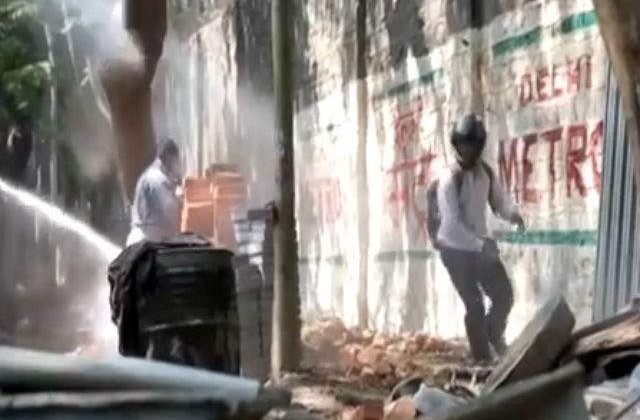 [VIDEO] India: Cum sunt pedepsiti cei care isi fac nevoile in locurile publice