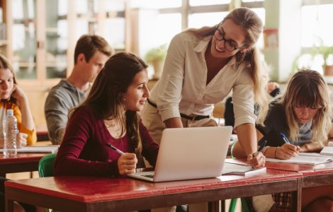 Meditațiile cu profesorul de la clasă vor fi interzise prin lege